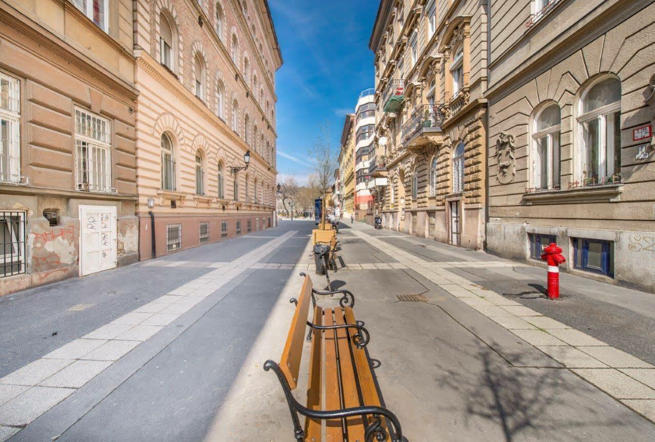 Happy Home Blue Budapeste Exterior foto